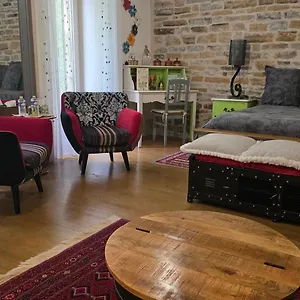 D'ici Et D'ailleurs Bed & Breakfast